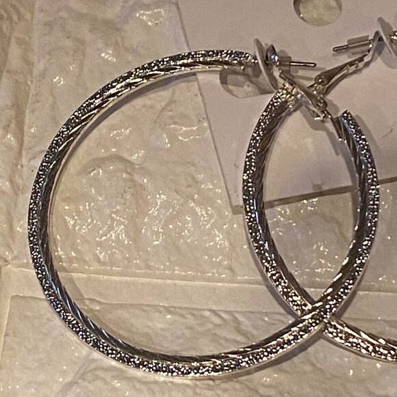 Fashion Jewelry Large Hoop Earrings Women’s Sliver Tone Costume Round 2in - Picture 8 of 9